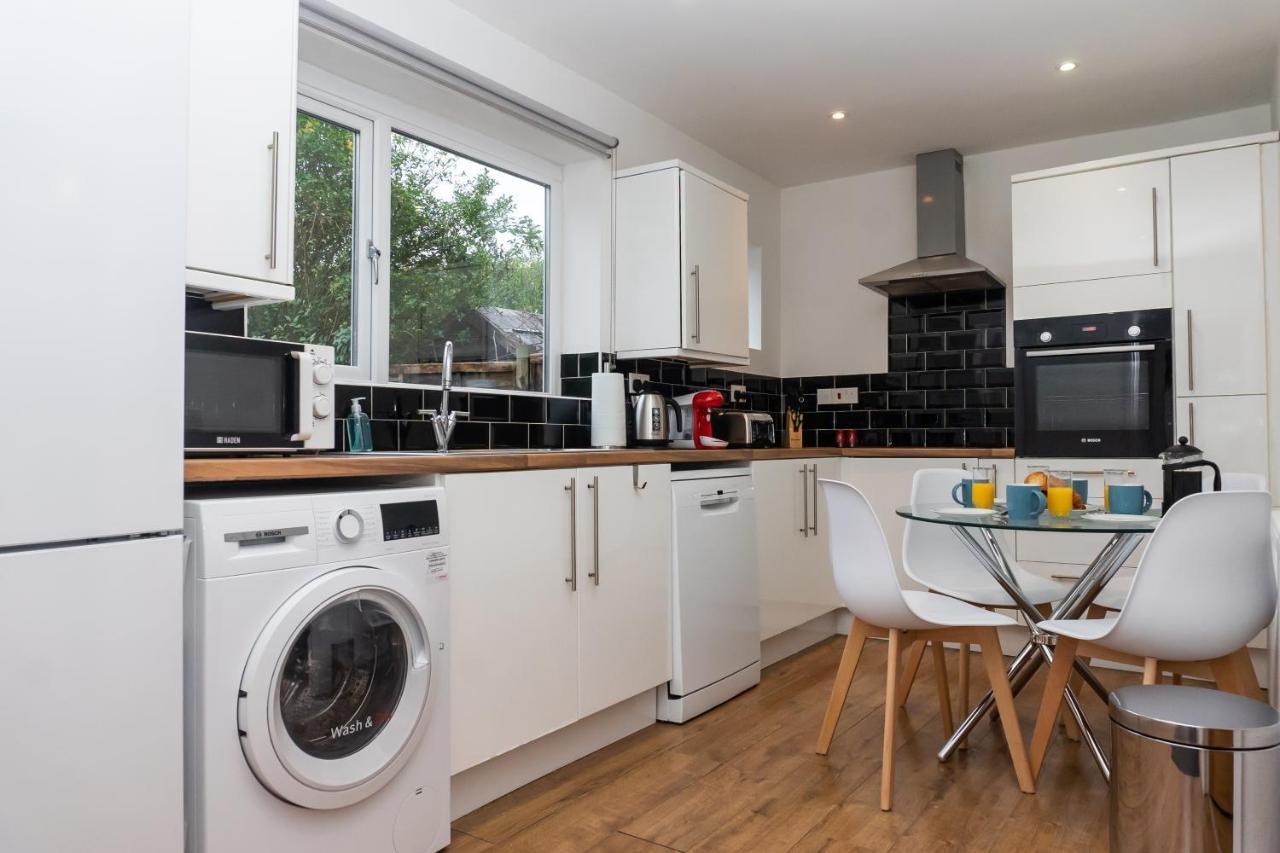 Relaxation By Olauda Sa - 3 Bed House With Free Parking Ferienhaus Bristol